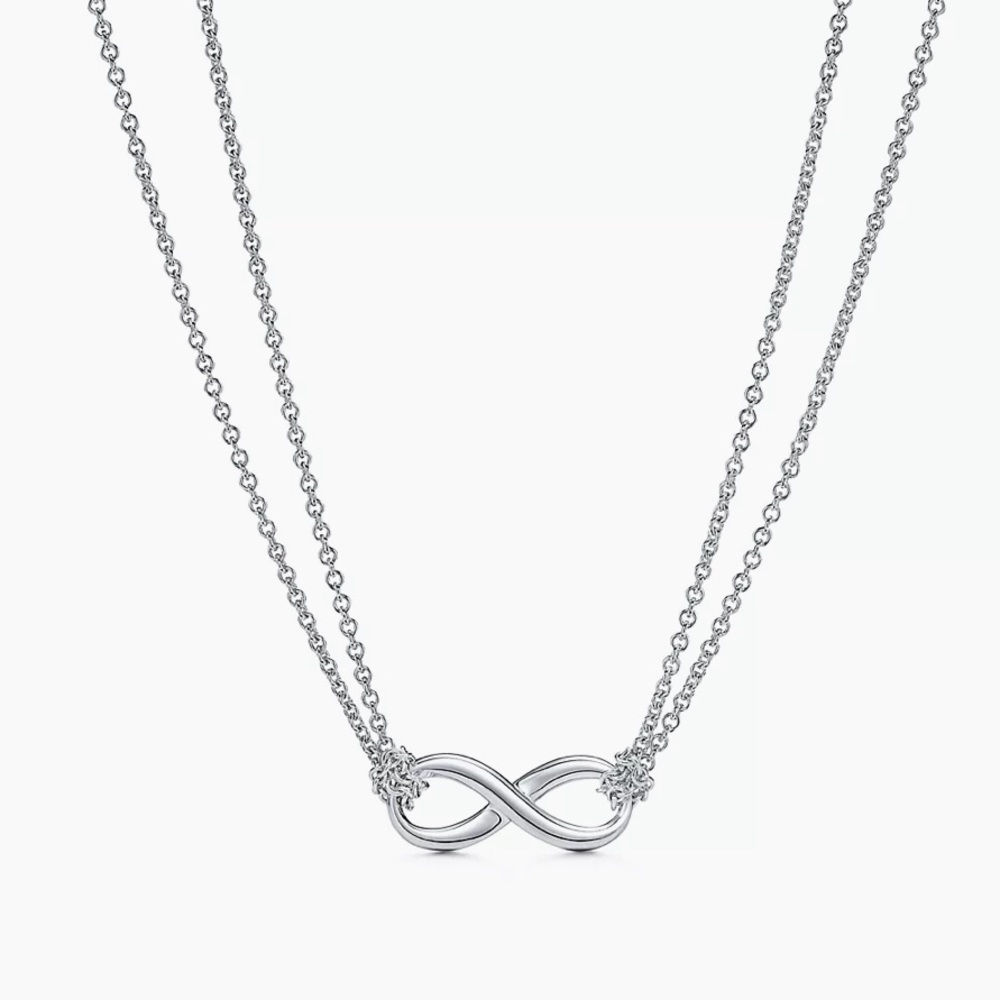 Brand new Tiffany & co Infinity Pendant Necklace